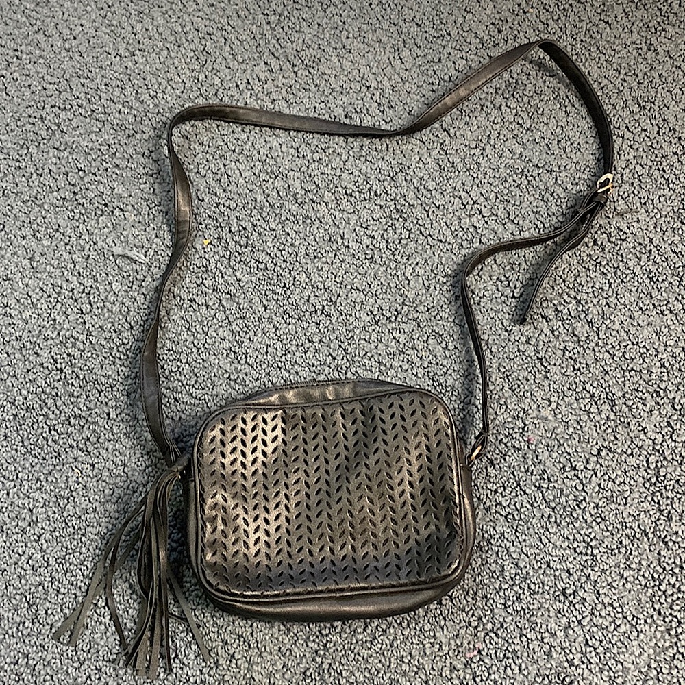 LEATHER PURSE WITH PATTERN!!